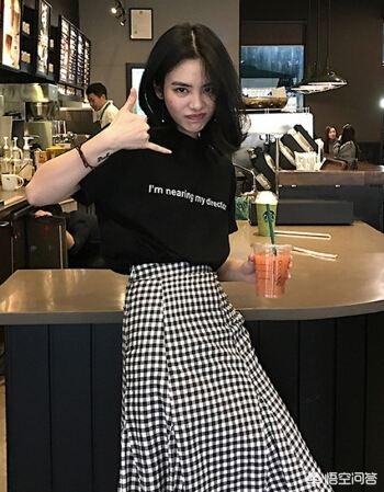 黑色包臀长裙怎么搭配(图7)