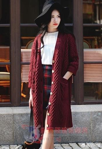 红色风衣和靴子如何搭配(图33)