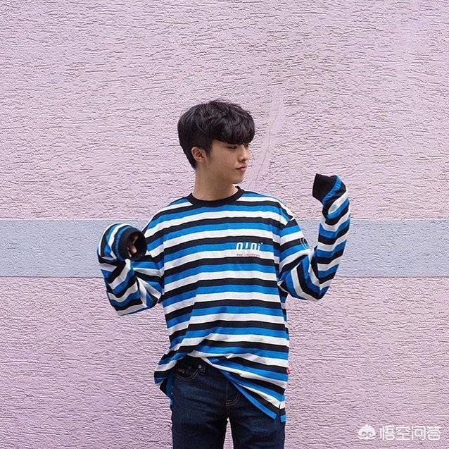 蓝白拼接短袖怎么搭配(图11)