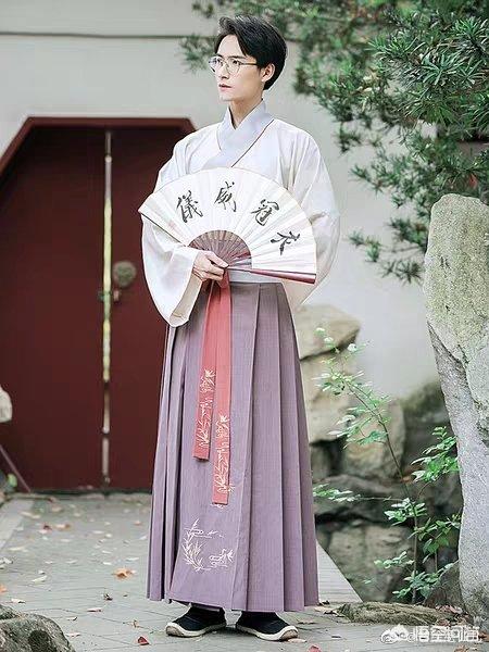 穿汉服如何搭配头发男生