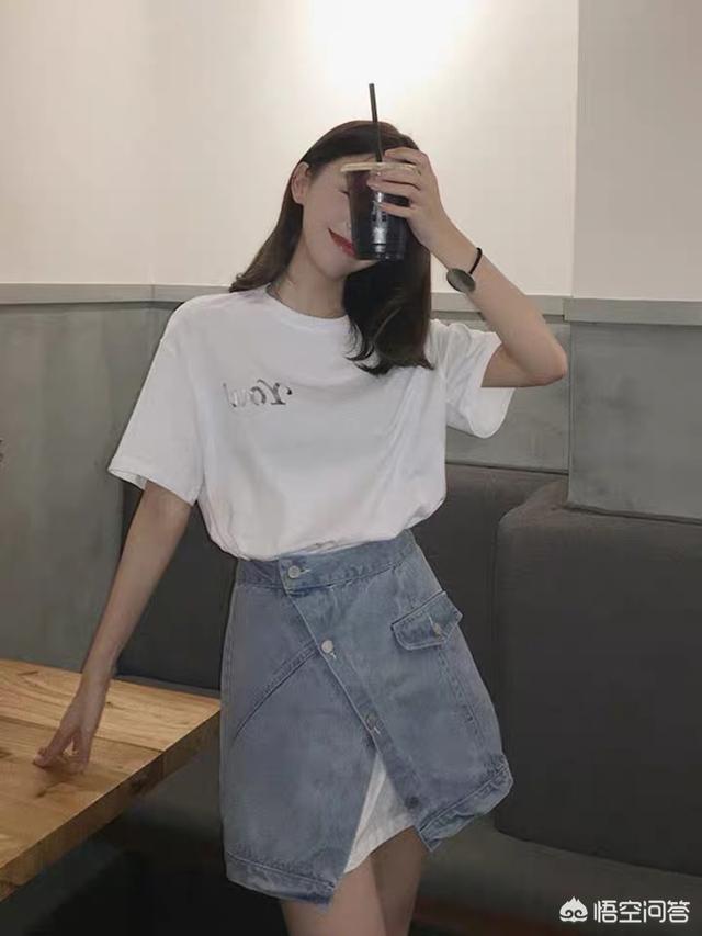 牛仔裙配t恤怎么搭配(图11)