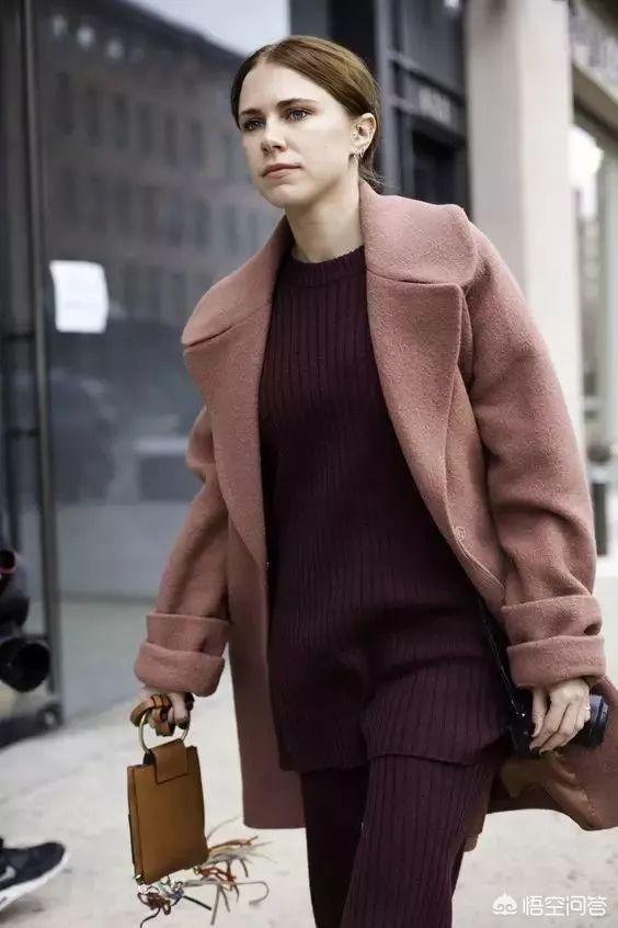 红色风衣和靴子如何搭配(图19)