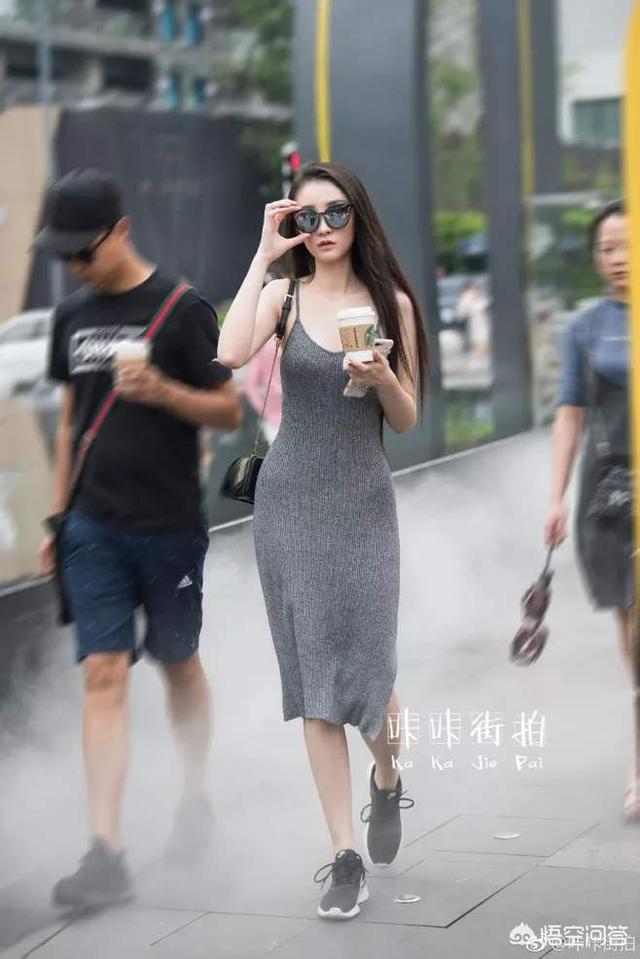 修身针织上衣怎么搭配(图1)