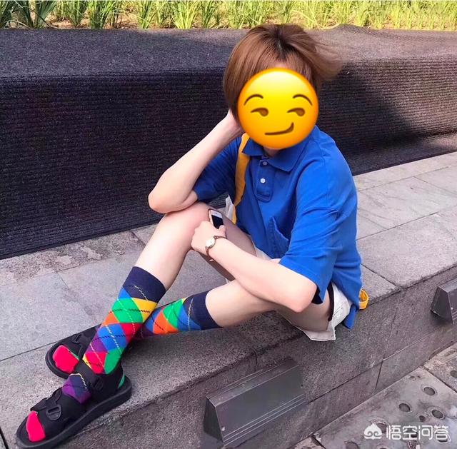 黑色平底凉鞋怎么搭配(图2)