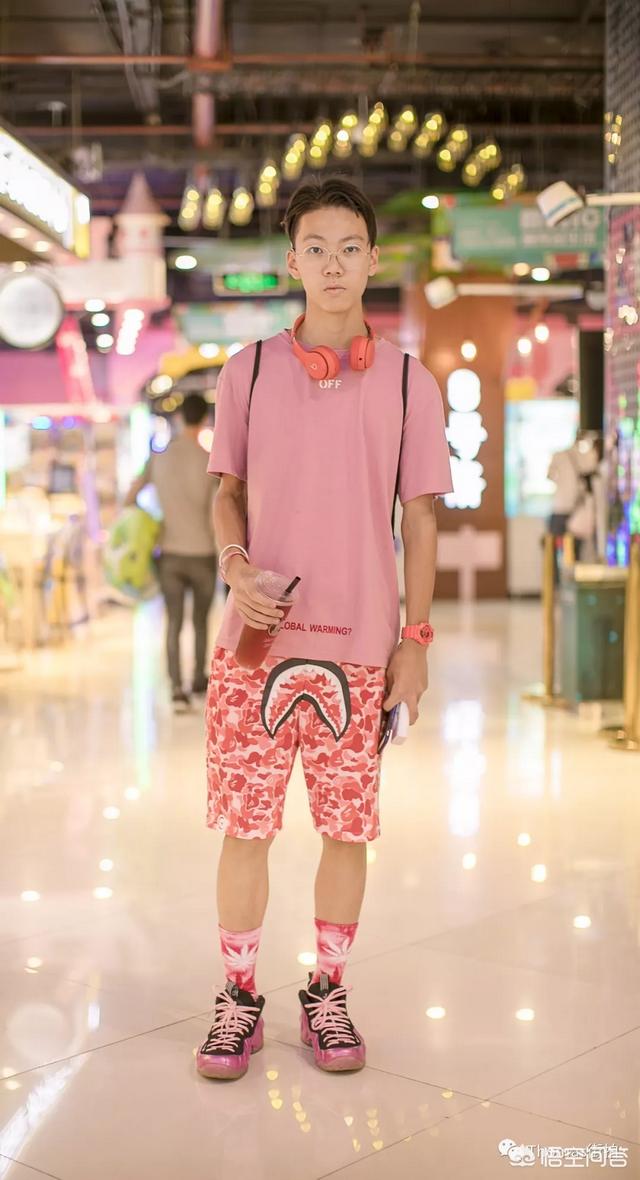 时尚裤子如何搭配衣服男