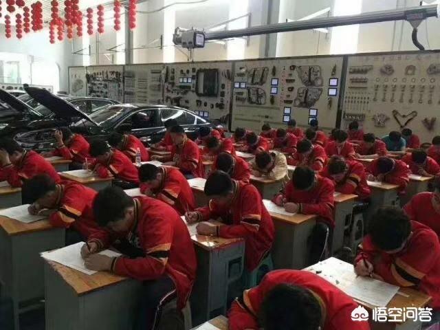 车险报价提前几个月买划算吗-车险提前一个月买好，还是到期买好？