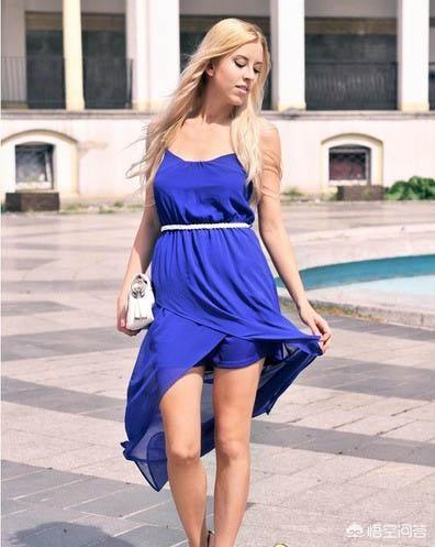蓝色连衣裙配什么颜色鞋子让你美得发光？