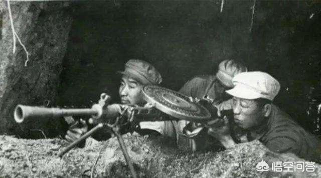 假设有一条以纳米为单位的细线从人的身体中间穿过，人会被切成两半吗？你怎么看？：俄客机迫降断成两截