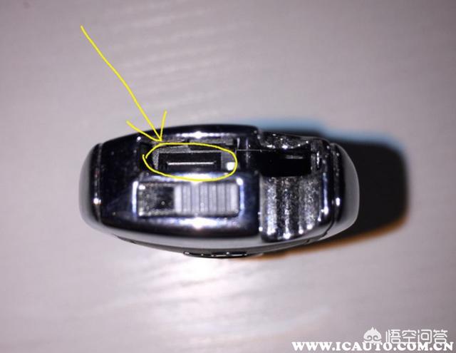 奔驰钥匙怎么换电池