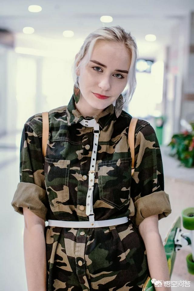 迷彩衬衣女如何搭配衣服(图3)