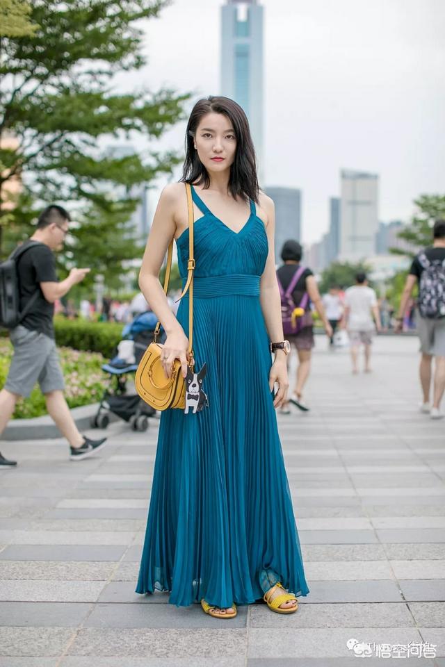 黑色细高跟如何搭配裙子(图6)