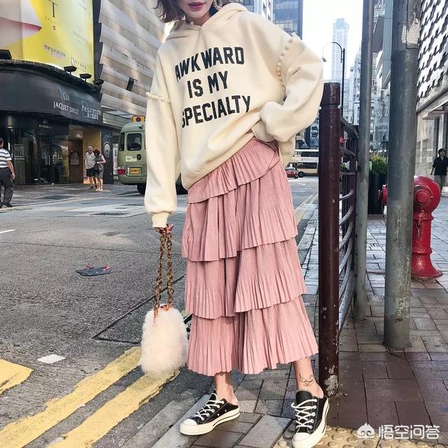 荷叶短裙如何搭配外套女(图6)