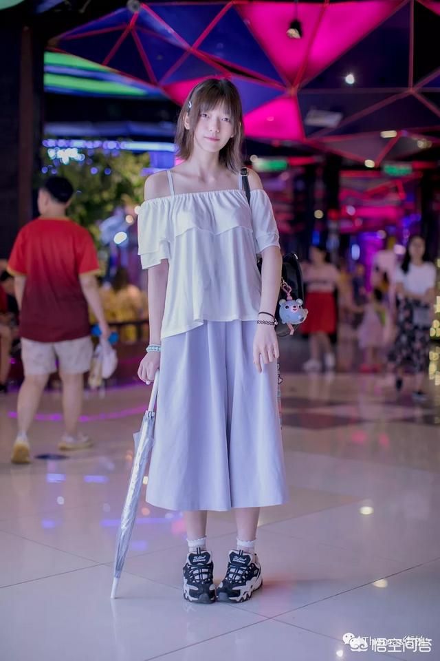 a字型牛仔裙怎么搭配(图22)