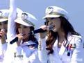 韩国哪个女子团体在船上在一个军舰上拍的mv穿的都是海军服装？