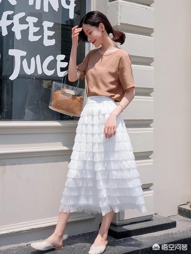 荷叶短裙如何搭配外套女(图7)