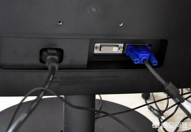 怎么把装好的主机和显示屏连接
