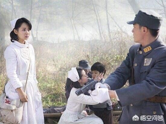 杨紫-20℃光腿直播，杨紫脱鞋