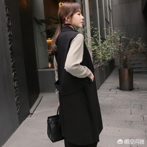 黑色西服外套如何搭配裤子(图2)