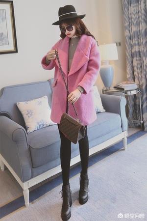 粉丝呢大衣如何搭配衣服