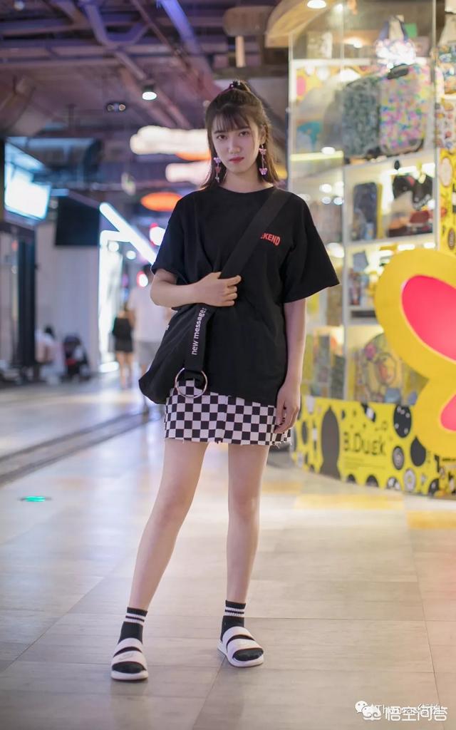 白色蓬松蛋糕裙如何搭配(图3)
