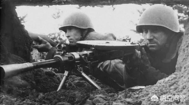 假设有一条以纳米为单位的细线从人的身体中间穿过，人会被切成两半吗？你怎么看？：俄客机迫降断成两截