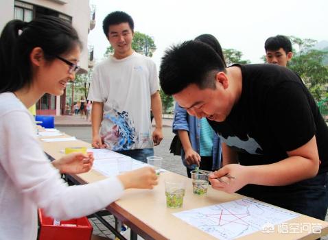 中班益智区夹弹珠指导要点？筷子夹球游戏规则