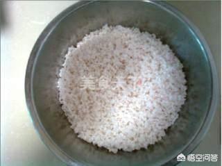 酒酿怎么做才能多汁(怎么让米酒大量出酒)
