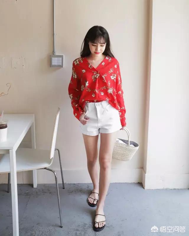 红色衣服怎么搭配好看(图2)