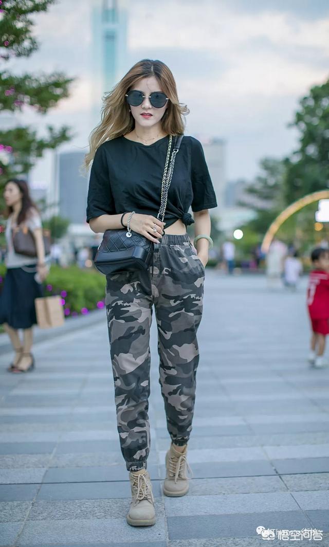 迷彩衬衣女如何搭配衣服