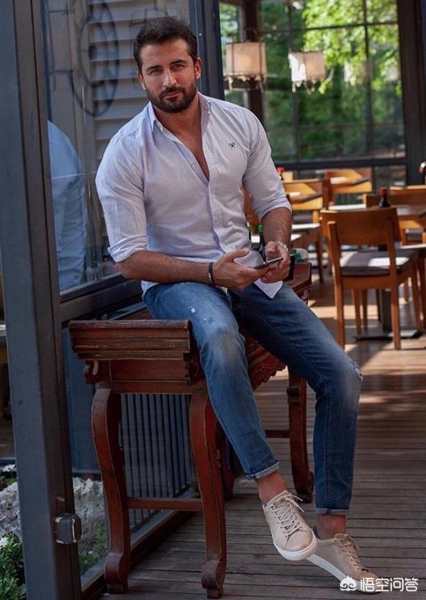 超大衬衫如何搭配裤子男