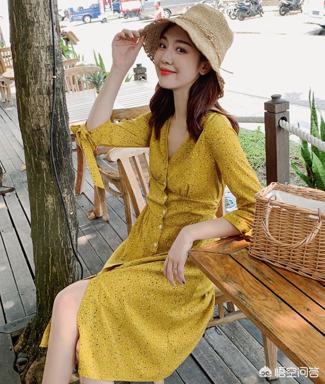 高跟小皮鞋如何搭配衣服(图2)