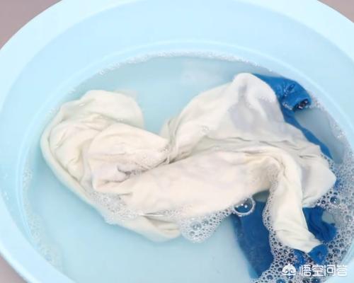 衣服颜色太深怎么搭配(图4)