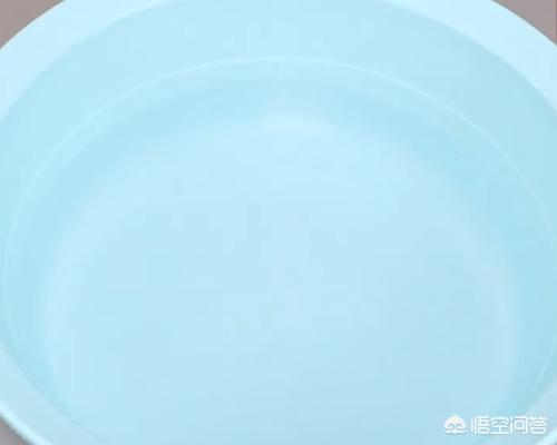 衣服颜色太深怎么搭配(图1)
