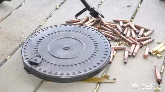 假设有一条以纳米为单位的细线从人的身体中间穿过，人会被切成两半吗？你怎么看？：俄客机迫降断成两截