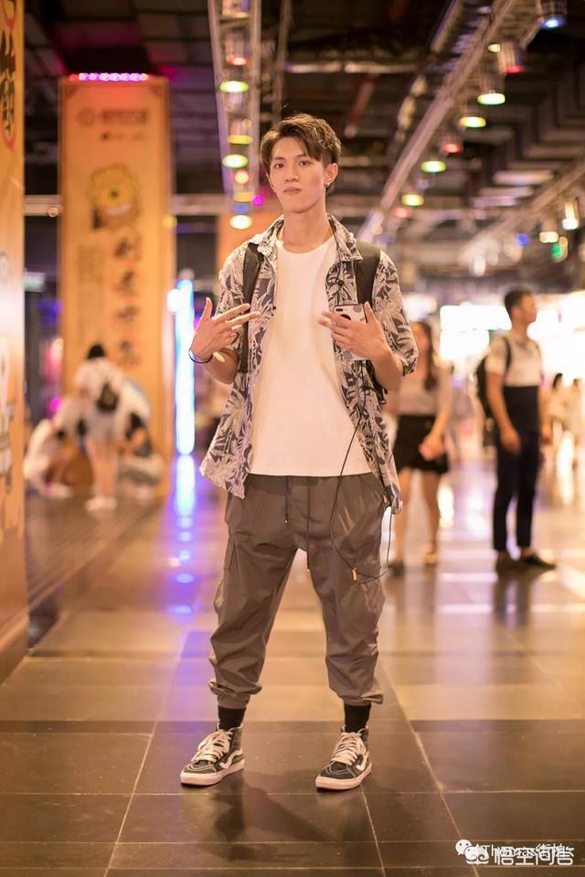 青色短裤如何搭配鞋子男(图5)