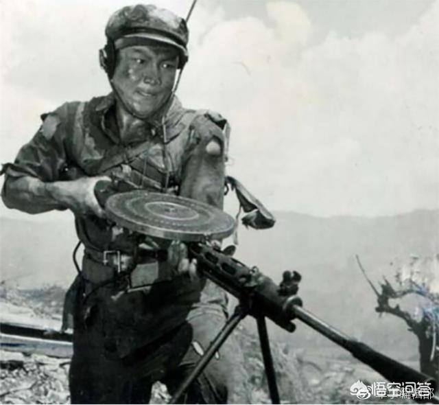 假设有一条以纳米为单位的细线从人的身体中间穿过，人会被切成两半吗？你怎么看？：俄客机迫降断成两截