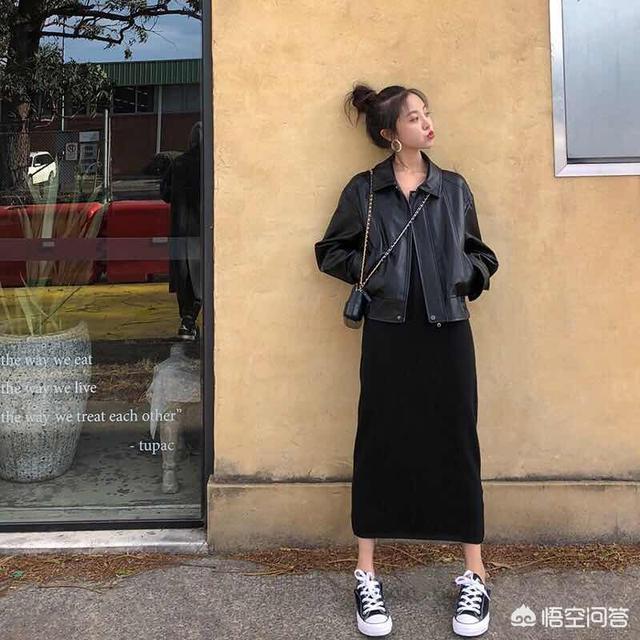 黑色针织裙子如何搭配外套(图4)