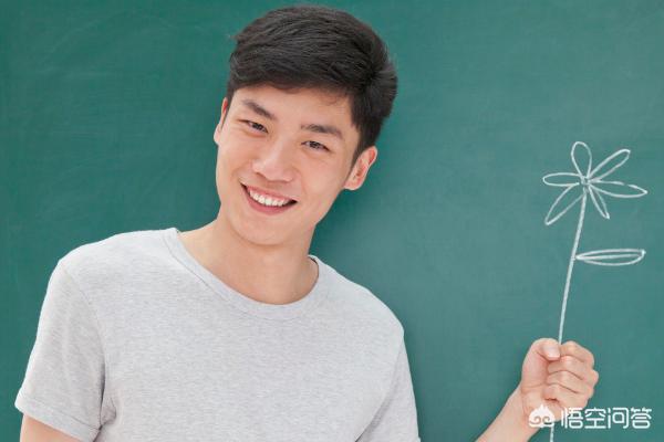 [现在流行什么发型男]男生剪什么样的头式既好打理又好看？