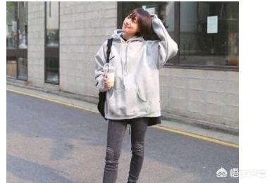 超短运动上衣怎么搭配(图3)