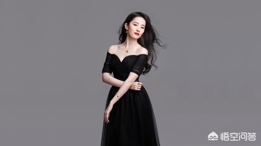 长裙配什么鞋子(穿黑色长裙配什么鞋子)