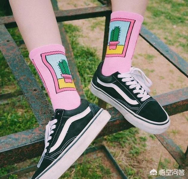小白裙如何搭配丝袜外套(图25)