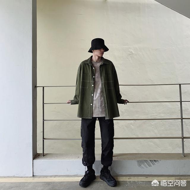 牛仔外套如何搭配衣服男(图2)