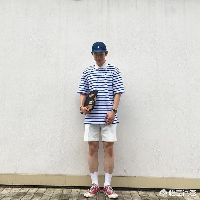 蓝白拼接短袖怎么搭配(图12)