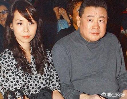 刘銮雄玩李嘉欣肉丸(刘銮雄为何不娶李嘉欣，刘銮雄比甘比大多少岁？)