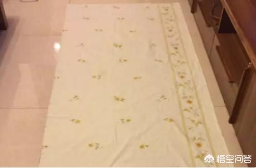 模特穿裙子如何搭配鞋子(图1)