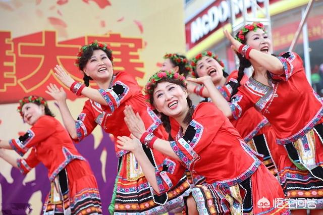 蹲巴和广场舞区别？：佳木斯健身舞完整版