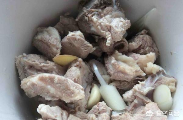 美食做法电饭煲甜品排骨（电饭锅糯米排骨的正宗做法？）