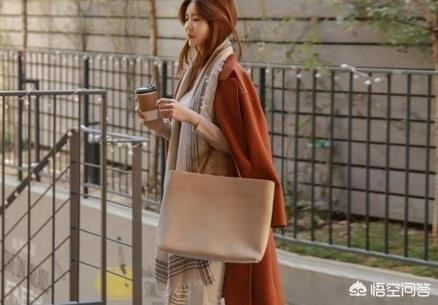 焦糖色风衣外套如何搭配(图3)