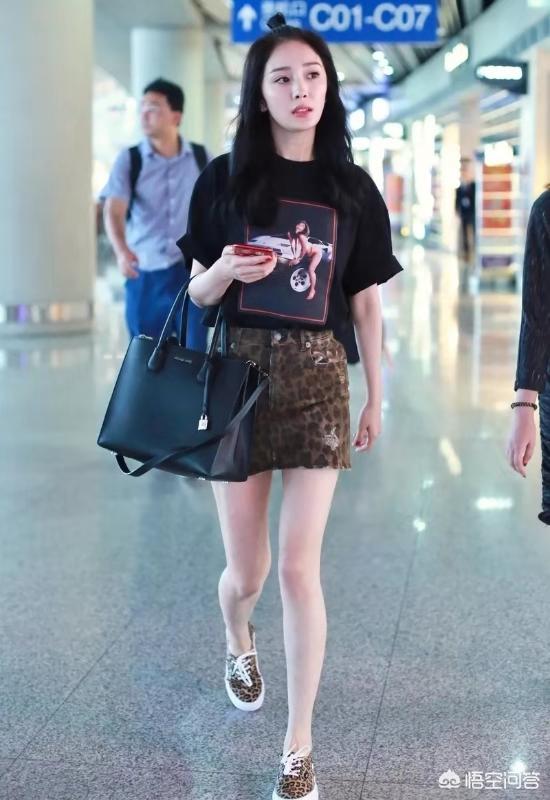 小短裙如何搭配外套好看(图4)