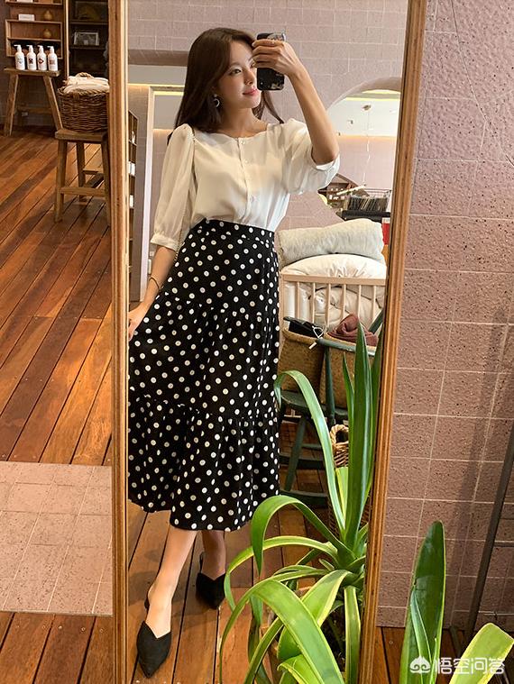 黑色娃娃领如何搭配裤子(图3)